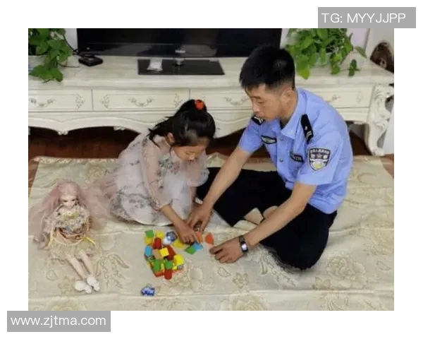 父亲是警察的足球明星如何在绿茵场上追逐梦想与责任的双重挑战